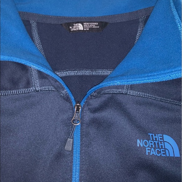 Men’s North Face Quarter Zip - Picture 2 of 4